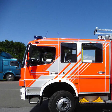 Fahrzeugwerbung Feuerwehrfahrzeug Beschriftung. Produziert von Funke Werbetechnik aus Glandorf.