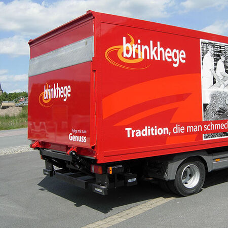 Fahrzeugwerbung Transporter Teilverklebung. Produziert von Funke Werbetechnik aus Glandorf.